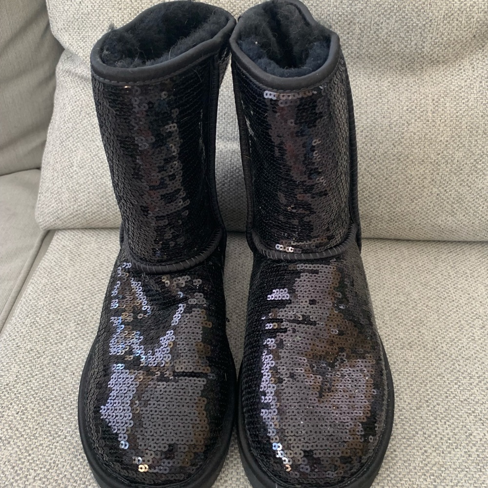 UGG BOOTS